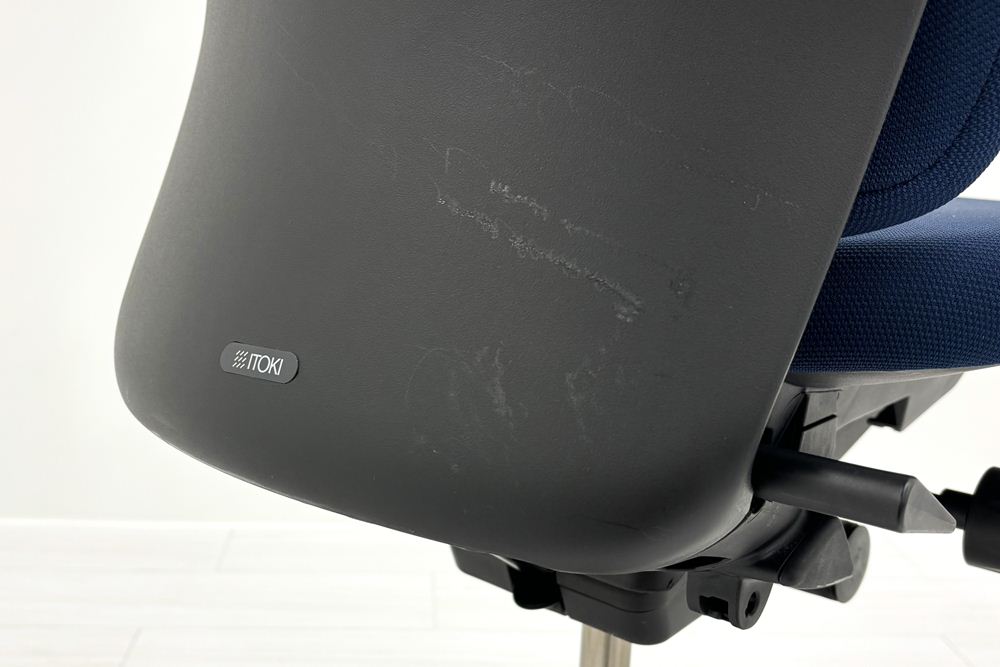 イトーキ フルゴチェア 中古 2021年製 fulgo 肘無 ハイバック 事務椅子 ITOKI 中古オフィス家具 ネイビーブルーの画像