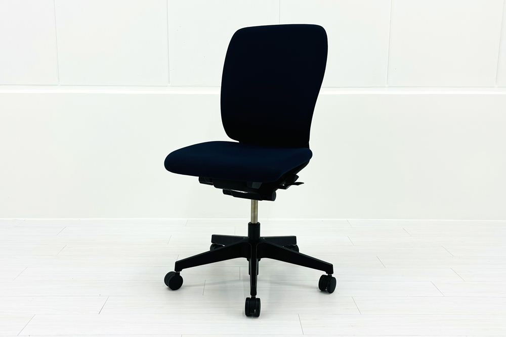 イトーキ フルゴチェア 中古 2021年製 fulgo 肘無 ハイバック 事務椅子 ITOKI 中古オフィス家具 ネイビーブルーの画像
