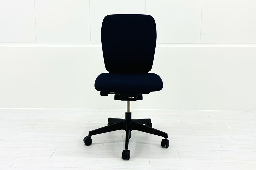 イトーキ フルゴチェア 中古 2021年製 fulgo 肘無 ハイバック 事務椅子 ITOKI 中古オフィス家具 ネイビーブルーの画像