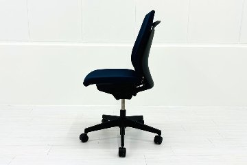 イトーキ フルゴチェア 中古 2021年製 fulgo 肘無 ハイバック 事務椅子 ITOKI 中古オフィス家具 ネイビーブルーの画像