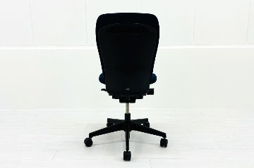 イトーキ フルゴチェア 中古 2021年製 fulgo 肘無 ハイバック 事務椅子 ITOKI 中古オフィス家具 ネイビーブルーの画像