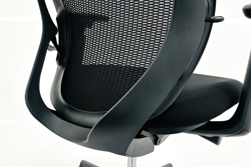 オカムラ シルフィーチェア 中古 2018年製 ハイバック 可動肘 OKAMURA Sylphy 中古オフィス家具 C685XR ブラックの画像