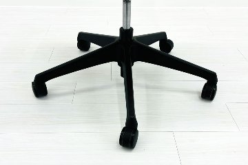 オカムラ シルフィーチェア 中古 2018年製 ハイバック 可動肘 OKAMURA Sylphy 中古オフィス家具 C685XR ブラックの画像