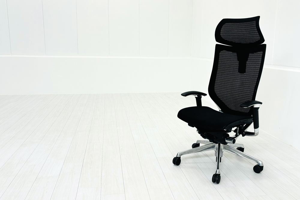 バロンチェア 中古 オカムラ エクストラハイバック メッシュ 可動肘 高機能チェア 中古オフィス家具 可動ヘッドレスト ブラックの画像