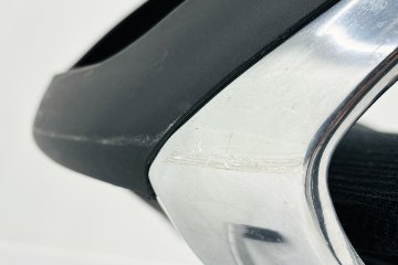 バロンチェア 中古 オカムラ エクストラハイバック メッシュ 可動肘 高機能チェア 中古オフィス家具 可動ヘッドレスト ブラックの画像
