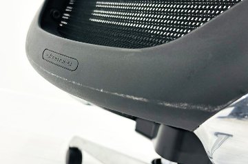 バロンチェア 中古 オカムラ エクストラハイバック メッシュ 可動肘 高機能チェア 中古オフィス家具 可動ヘッドレスト ブラックの画像