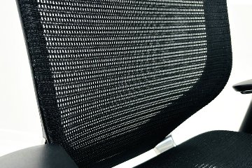 バロンチェア 中古 オカムラ エクストラハイバック メッシュ 可動肘 高機能チェア 中古オフィス家具 可動ヘッドレスト ブラックの画像