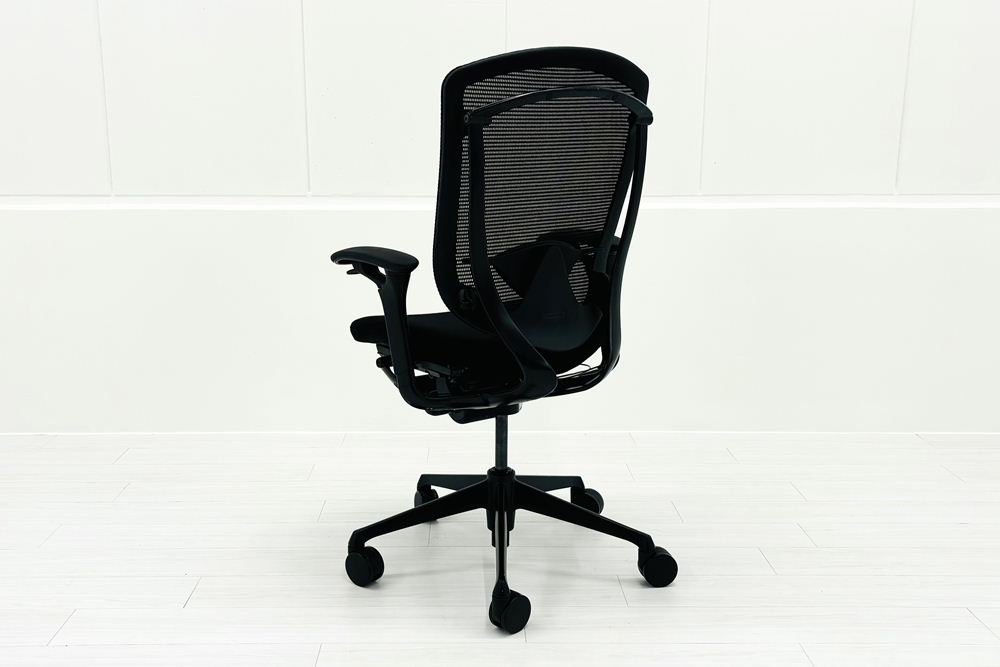 コンテッサチェア 中古 オカムラ Contessa 可動肘 座クッション 中古オフィス家具 事務椅子 エグゼクティブチェア ブラック の画像