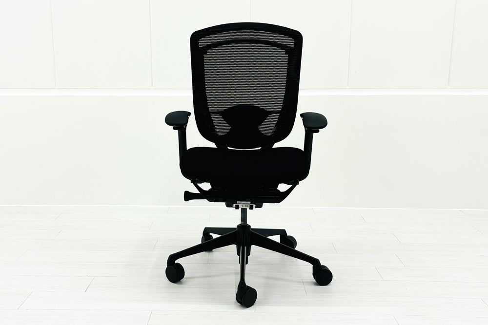 コンテッサチェア 中古 オカムラ Contessa 可動肘 座クッション 中古オフィス家具 事務椅子 エグゼクティブチェア ブラック の画像