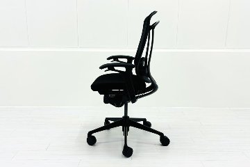 コンテッサチェア 中古 オカムラ Contessa 可動肘 座クッション 中古オフィス家具 事務椅子 エグゼクティブチェア ブラック の画像