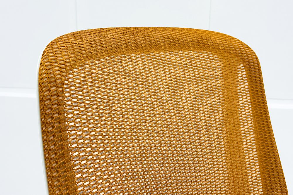 シルフィーチェア オカムラ 中古 2020年製 ハイバック 可動肘 Sylphy クッション 中古オフィス家具 C685XW-FMR8 オレンジの画像