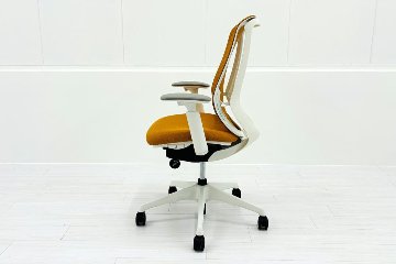 シルフィーチェア オカムラ 中古 2020年製 ハイバック 可動肘 Sylphy クッション 中古オフィス家具 C685XW-FMR8 オレンジの画像