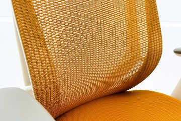 シルフィーチェア オカムラ 中古 2020年製 ハイバック 可動肘 Sylphy クッション 中古オフィス家具 C685XW-FMR8 オレンジの画像