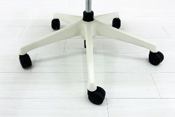 シルフィーチェア オカムラ 中古 2016年製 ハイバック 可動肘 Sylphy クッション 中古オフィス家具 C685XW-FMR8 オレンジの画像