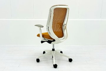シルフィーチェア オカムラ 中古 2016年製 ハイバック 可動肘 Sylphy クッション 中古オフィス家具 C685XW-FMR8 オレンジの画像