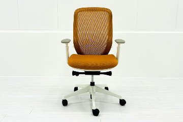 シルフィーチェア オカムラ 中古 2016年製 ハイバック 可動肘 Sylphy クッション 中古オフィス家具 C685XW-FMR8 オレンジの画像