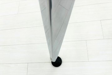 【ポリッシュ脚ピカピカ磨き有！】コクヨ サイビ SAIBI ブーメランデスク 中古 3段ワゴン付 120° 幅1200 中古オフィス家具 1200/740/720の画像