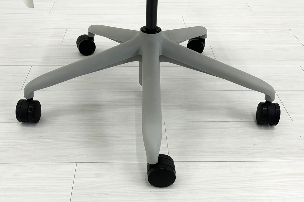 【未開封未使用品】 ハーマンミラー セイルチェア ミドルバック フルアジャスタブルアーム 可動肘 レッド 中古 Herman Miller SAYL Chair 中古オフィス家具の画像