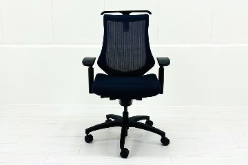 イトーキ エフチェア 2018年製 中古 オフィスチェア クッション 可動肘 事務椅子 ITOKI 中古オフィス家具 ネイビーブルーの画像
