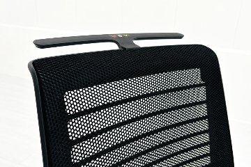 スチールケース シンクチェア 2015年製 中古 ブラック クッション メッシュ Steelcase Think 可動肘 中古オフィス家具 465A300の画像