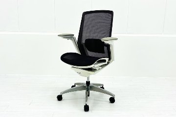オカムラ フィノラチェア 中古 2020年製 OKAMURA Finora メッシュ 中古オフィス家具 可動肘 パープルの画像
