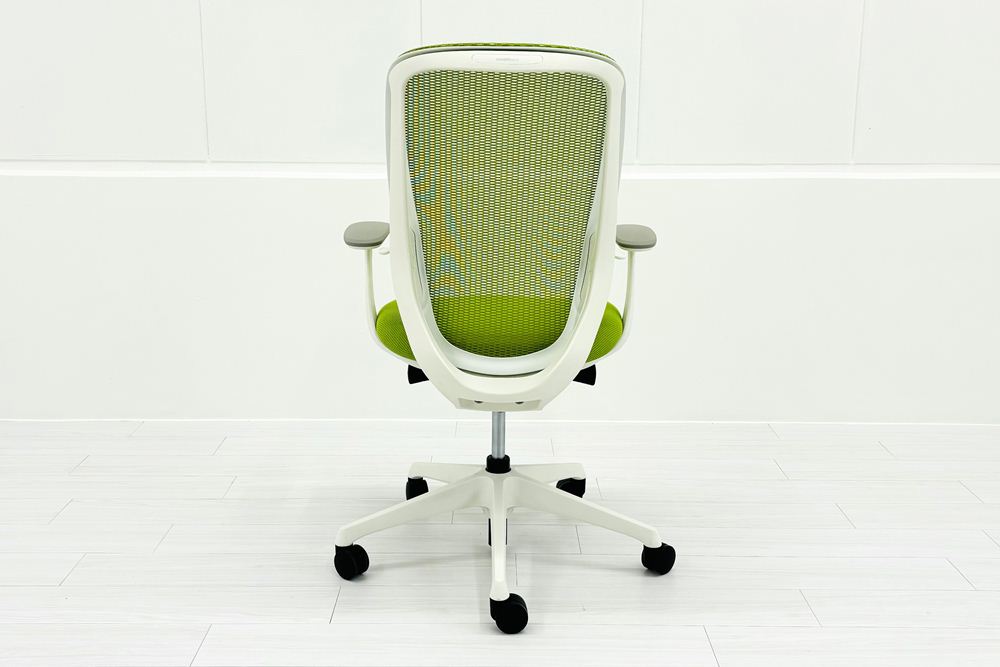 オカムラ シルフィーチェア 中古 2021年製 ハイバック 固定肘 OKAMURA Sylphy 中古オフィス家具 ライムグリーンの画像