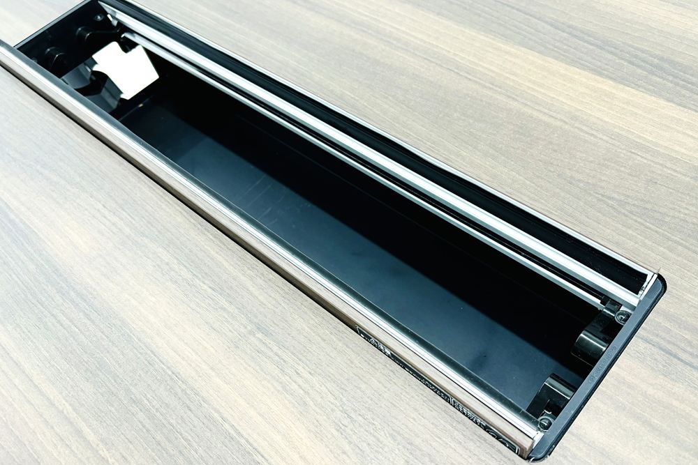 オカムラ プリシード 中古 PRECEDE 小型会議テーブル 幅2100 ミーティングテーブル 会議机 中古オフィス家具 2100/1100/720の画像