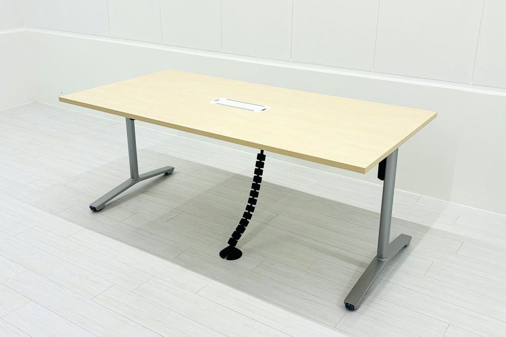 コクヨ ビエナ 中古 小型会議テーブル キャスター脚 会議机 ミーティングテーブル 幅1800 中古オフィス家具 1800/900/720の画像