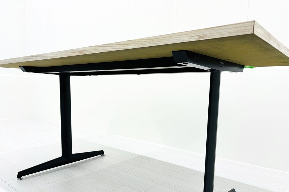 オカムラ ブレスタ 中古 幅1550 小型会議テーブル ミーティングテーブル 会議机 中古オフィス家具 1550/800/720の画像