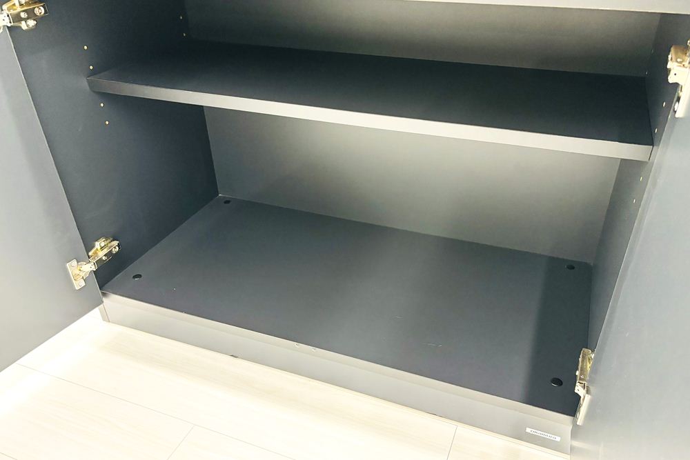 オカムラ アルトピアッツァ キッチンキャビネット カフェキャビネット 中古 幅900 電源コンセント付き 中古オフィス家具 ブラック 900/520/890の画像