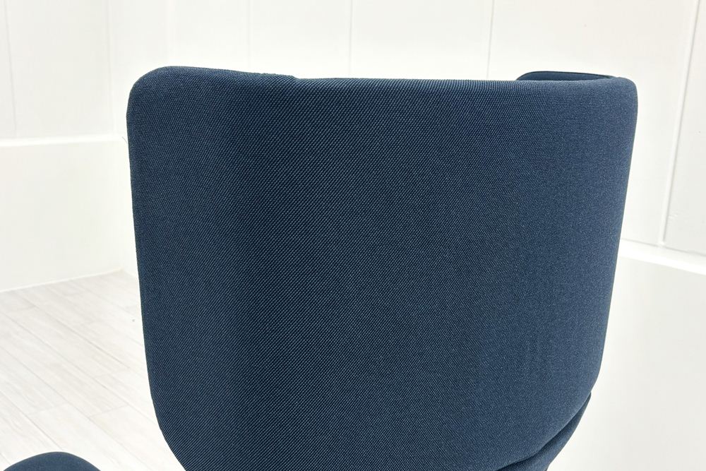 コクヨ ノーション 中古 2021年製 KOKUYO Notion ミーティングチェア 中古オフィス家具 多目的チェア ブルーの画像