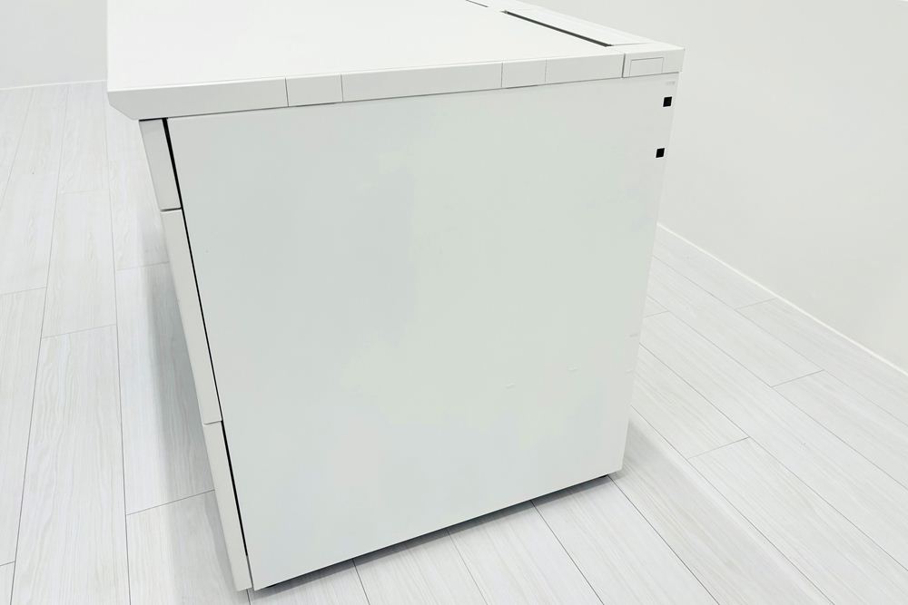 【4台セット】 コクヨ is 中古 両袖デスク 両袖机 中古事務机 中古オフィス家具 ホワイト 1400/650/720の画像