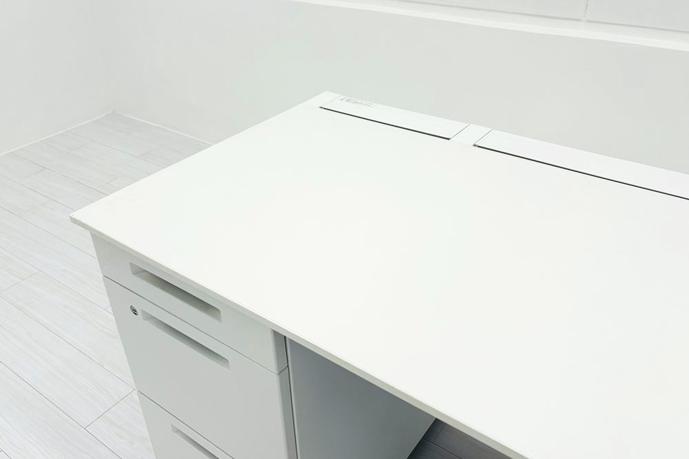 【4台セット】 コクヨ is 中古 両袖デスク 両袖机 中古事務机 中古オフィス家具 ホワイト 1400/650/720の画像