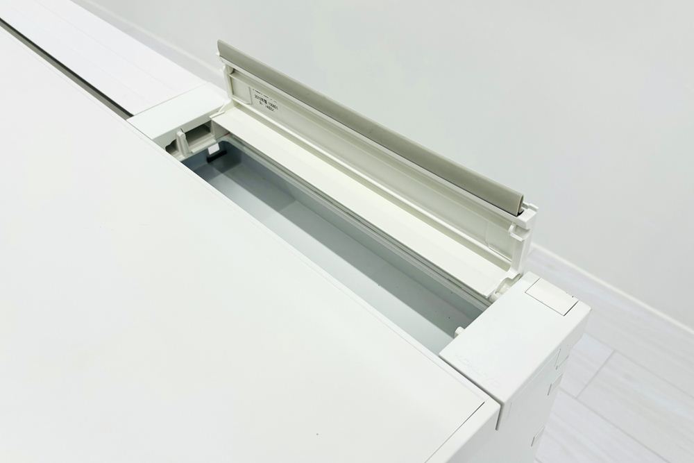 【4台セット】 コクヨ is 中古 両袖デスク 両袖机 中古事務机 中古オフィス家具 ホワイト 1400/650/720の画像