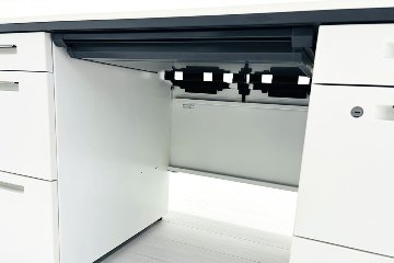 【4台セット】 コクヨ is 中古 両袖デスク 両袖机 中古事務机 中古オフィス家具 ホワイト 1400/650/720の画像
