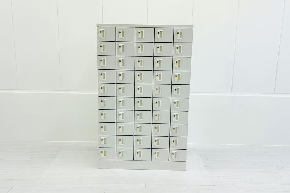 50人用 SEIKO 生興 小物入れロッカー 中古 貴重品ロッカー 貴重品保管庫 中古オフィス家具 1000/300/1600 シリンダー錠の画像