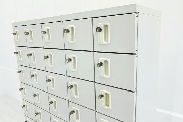 50人用 SEIKO 生興 小物入れロッカー 中古 貴重品ロッカー 貴重品保管庫 中古オフィス家具 1000/300/1600 シリンダー錠の画像