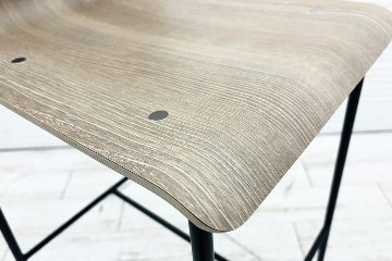 オカムラ スイープチェア 中古 sweep ミーティングチェア ハイチェア 中古オフィス家具 カフェチェア 多目的チェア L409BR-MW71 チョークドエルムの画像