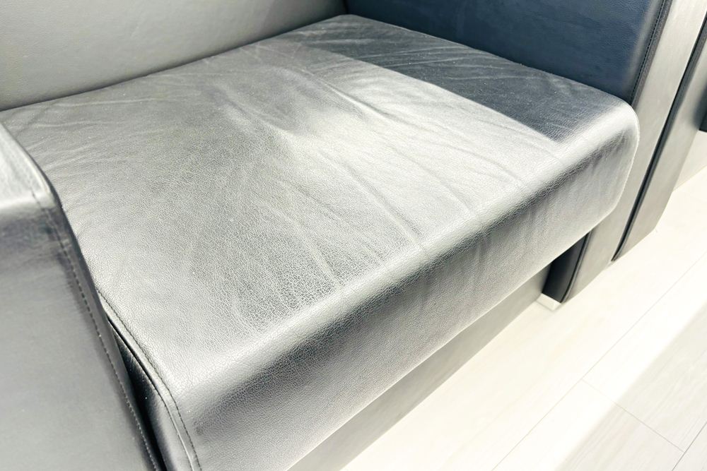 コクヨ ラシーマ 中古 応接セット レザー 応接家具 【4点セット】 応接ソファ 応接テーブル 応接ソファー 中古オフィス家具の画像