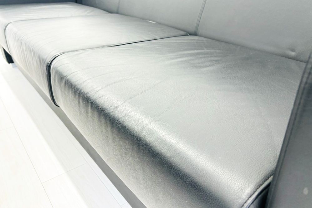 コクヨ ラシーマ 中古 応接セット レザー 応接家具 【4点セット】 応接ソファ 応接テーブル 応接ソファー 中古オフィス家具の画像