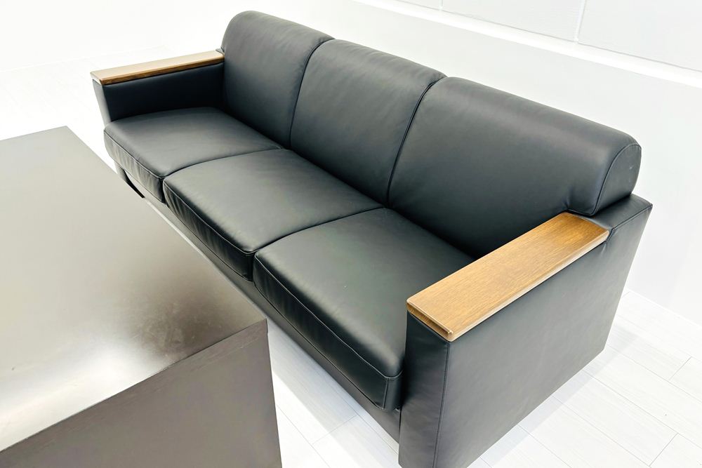 コクヨ リアクト 中古 応接セット レザー 応接家具 【4点セット】 応接ソファ 応接テーブル 応接ソファー 中古オフィス家具の画像