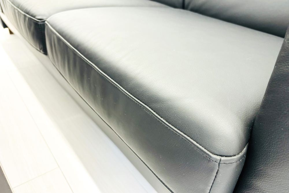 コクヨ リアクト 中古 応接セット レザー 応接家具 【4点セット】 応接ソファ 応接テーブル 応接ソファー 中古オフィス家具の画像