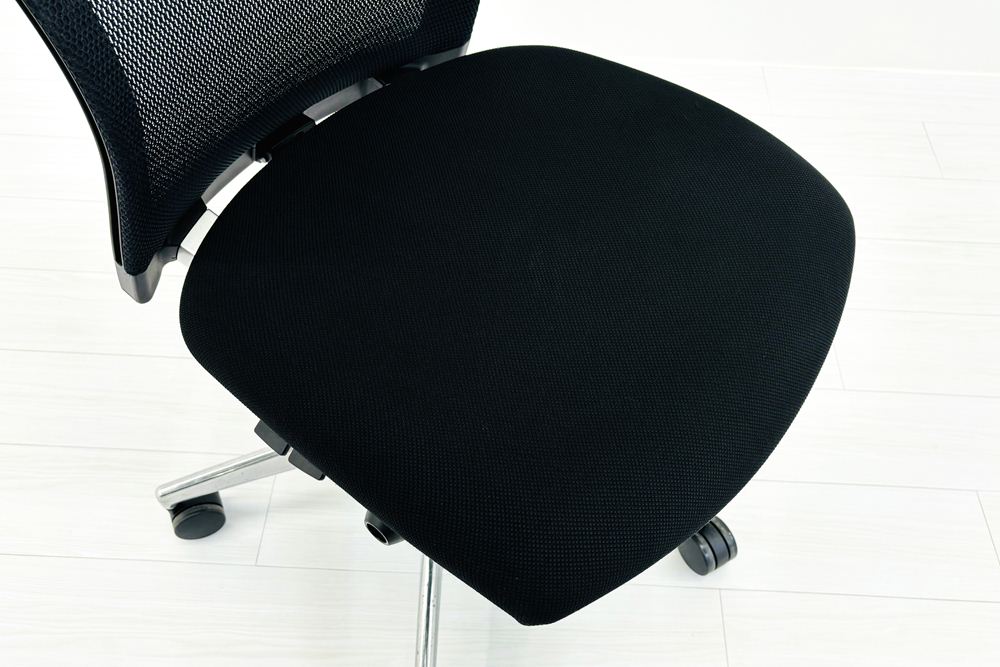 エトスチェア 中古 コクヨ フォスターエトス 肘無 事務椅子 座クッション 背メッシュ 中古オフィス家具 ブラックの画像