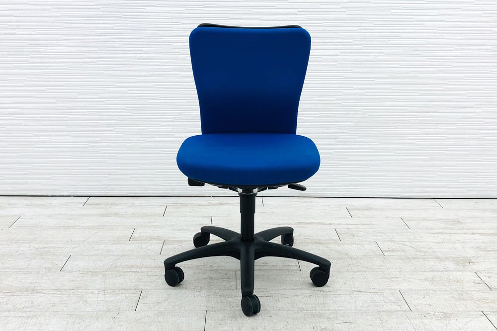 オカムラ カロッツァチェア 中古 クッション ローバック 肘無 ブルー OKAMURA Carrozza 中古オフィス家具の画像