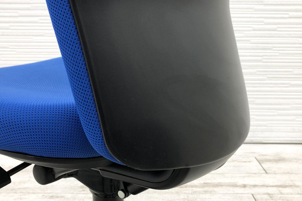 オカムラ カロッツァチェア 中古 クッション ローバック 肘無 ブルー OKAMURA Carrozza 中古オフィス家具の画像