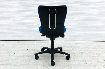 オカムラ カロッツァチェア 中古 クッション ローバック 肘無 ブルー OKAMURA Carrozza 中古オフィス家具の画像