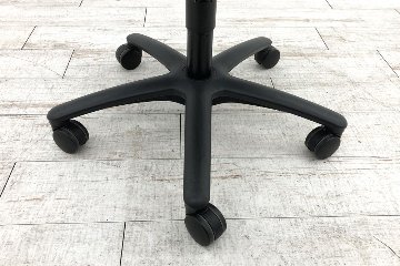オカムラ カロッツァチェア 中古 クッション ローバック 肘無 ブルー OKAMURA Carrozza 中古オフィス家具の画像