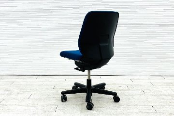 イトーキ トルテチェア 中古 肘無 ローバック ブルー 事務椅子 ITOKI 中古オフィス家具の画像