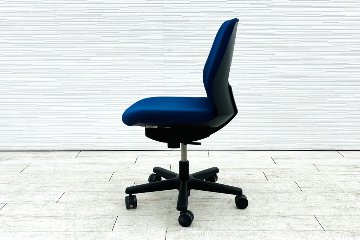 イトーキ トルテチェア 中古 肘無 ローバック ブルー 事務椅子 ITOKI 中古オフィス家具の画像