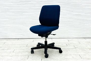イトーキ トルテチェア 中古 肘無 ローバック ブルー 事務椅子 ITOKI 中古オフィス家具の画像